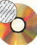 На компакт-дисках (CD) информация записывается в виде углублений (ямок) и плоских участков (площадок)